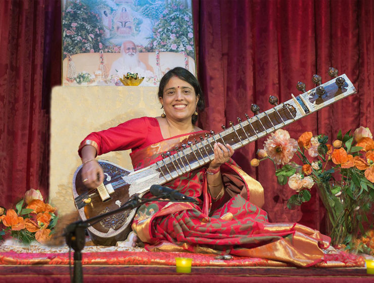 Sitarist Reshma Srivastava performing
